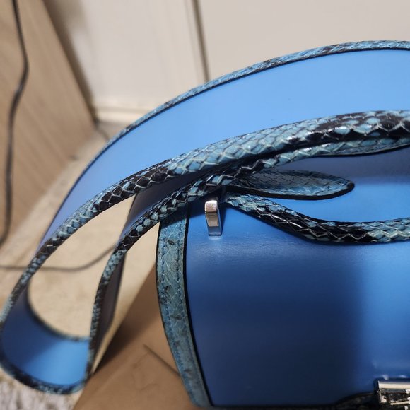 BURBERRY Bright Sky Blue Crosbody Bag - Picture 4 of 16
